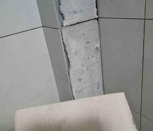 茶陵瓷砖空鼓维修公司分享下厨房瓷砖脱落的补救措施。